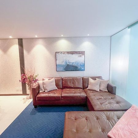 Luxurious Stay At Modern Apartment ซานตาครูซเดอลาเซียร์รา ภายนอก รูปภาพ