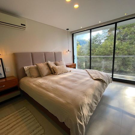 Luxurious Stay At Modern Apartment ซานตาครูซเดอลาเซียร์รา ภายนอก รูปภาพ