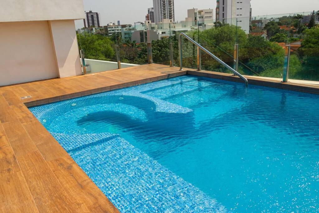 Luxurious Stay At Modern Apartment ซานตาครูซเดอลาเซียร์รา ภายนอก รูปภาพ