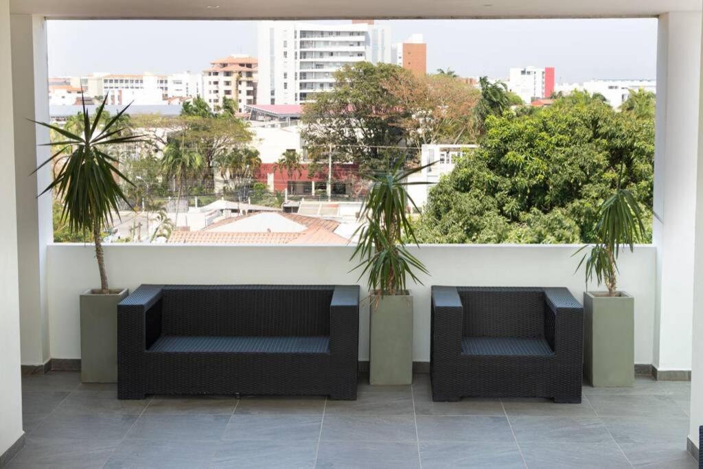 Luxurious Stay At Modern Apartment ซานตาครูซเดอลาเซียร์รา ภายนอก รูปภาพ